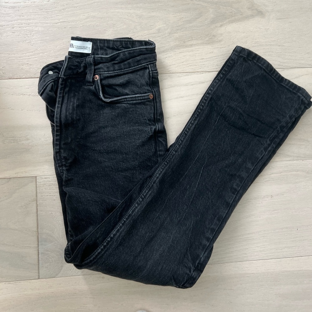 Black distressed coloring Zara straight leg jeans